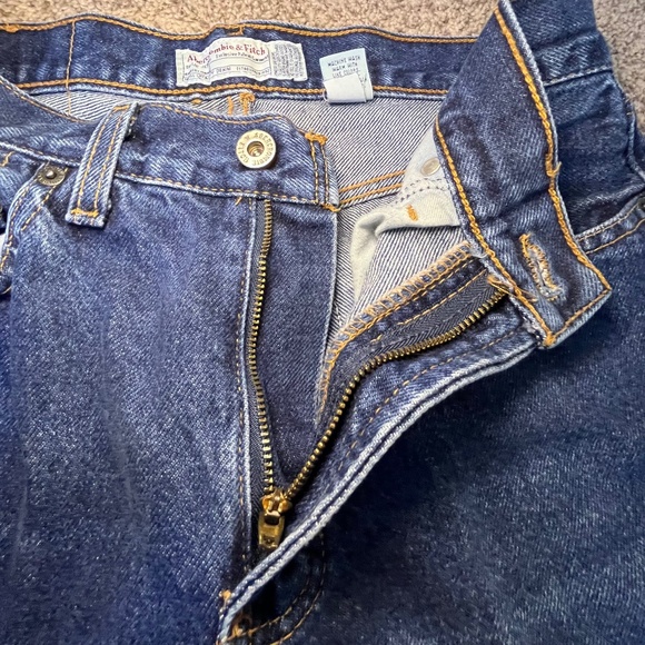 Vintage Abercrombie & Fitch Flared Blue Jeans Medium/Dark Wash 100% Cotton 6 - Picture 4 of 11